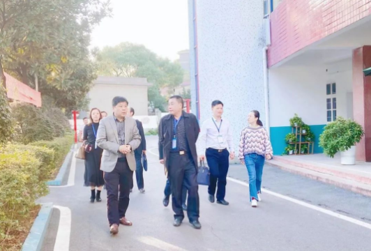 辦學(xué)規(guī)范，特色顯著——我校迎省視導(dǎo)組專項(xiàng)視導(dǎo)