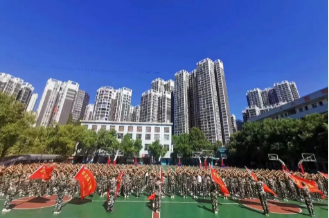 軍姿颯爽致青春，逐夢揚帆新征程 -株軌職校2022級新生創(chuàng)變營結(jié)營儀式